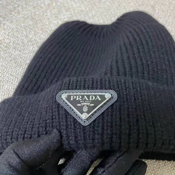 ‌Prada Logo Knit Hat - Picture 3 of 4